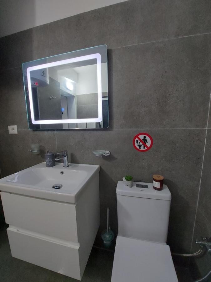 Venus'S Apartment Vlorë Esterno foto